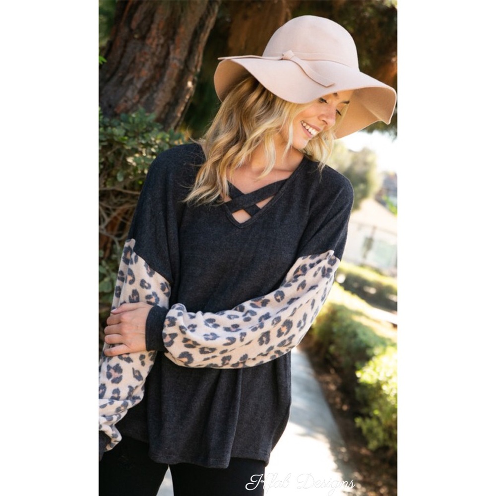 ❤️LAST 1! Soft Lace Up V Neck Animal Print Top! - Picture 9 of 14